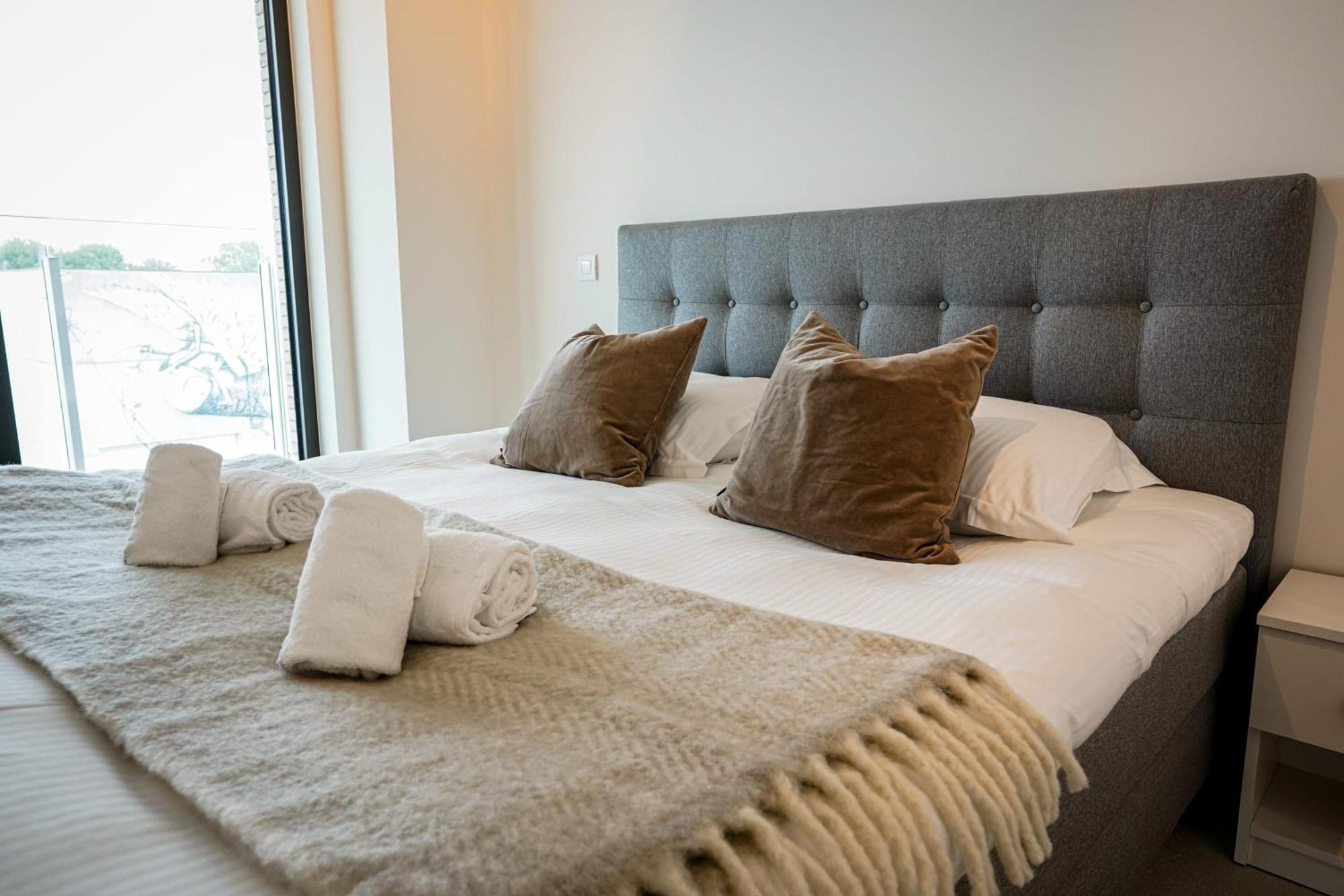 Huswell - Beautiful Apartment With Communal Pool And Gym Ostenda Esterno foto