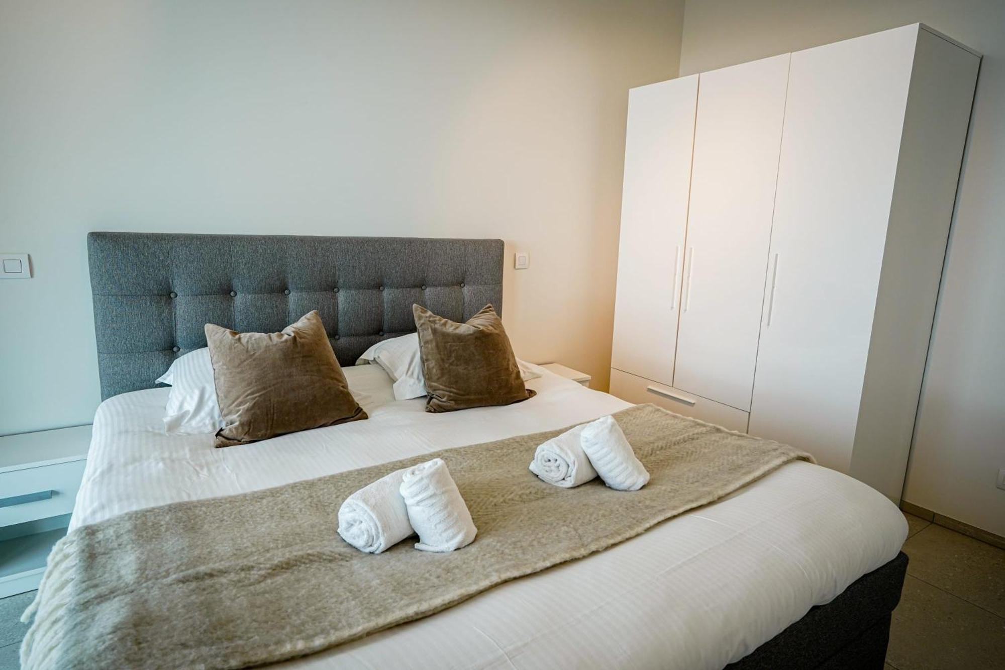 Huswell - Beautiful Apartment With Communal Pool And Gym Ostenda Esterno foto