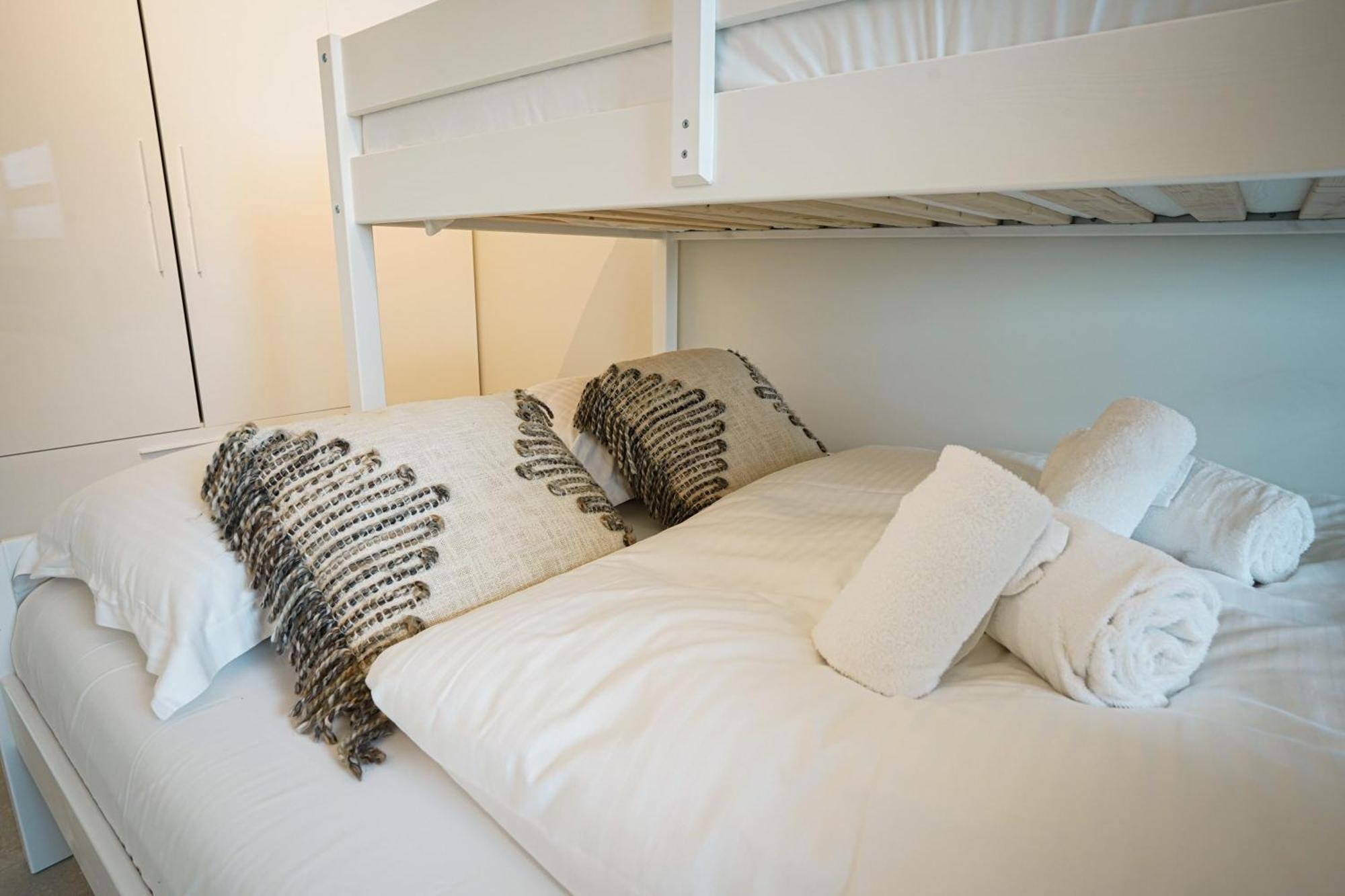Huswell - Beautiful Apartment With Communal Pool And Gym Ostenda Esterno foto