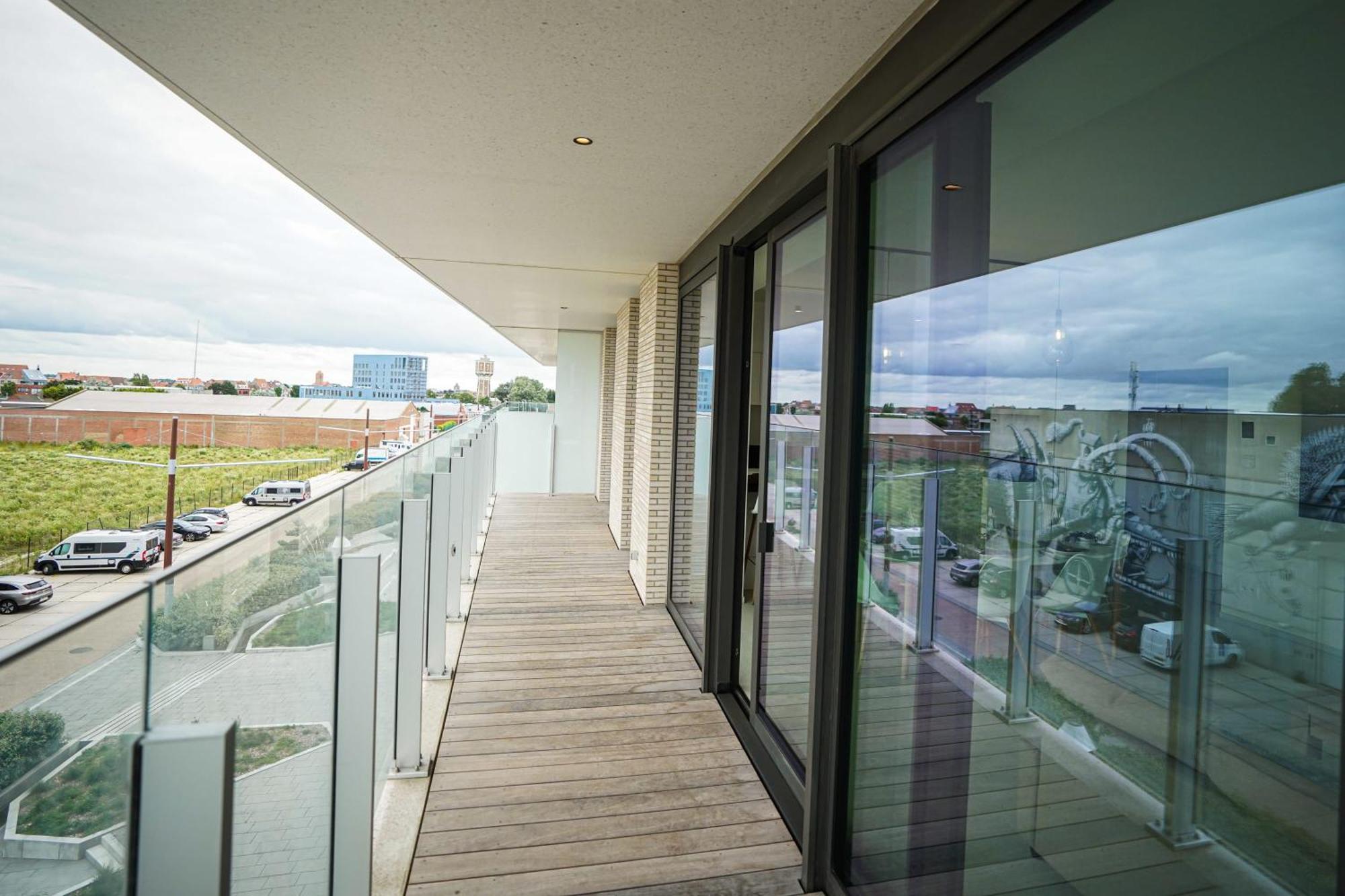 Huswell - Beautiful Apartment With Communal Pool And Gym Ostenda Esterno foto